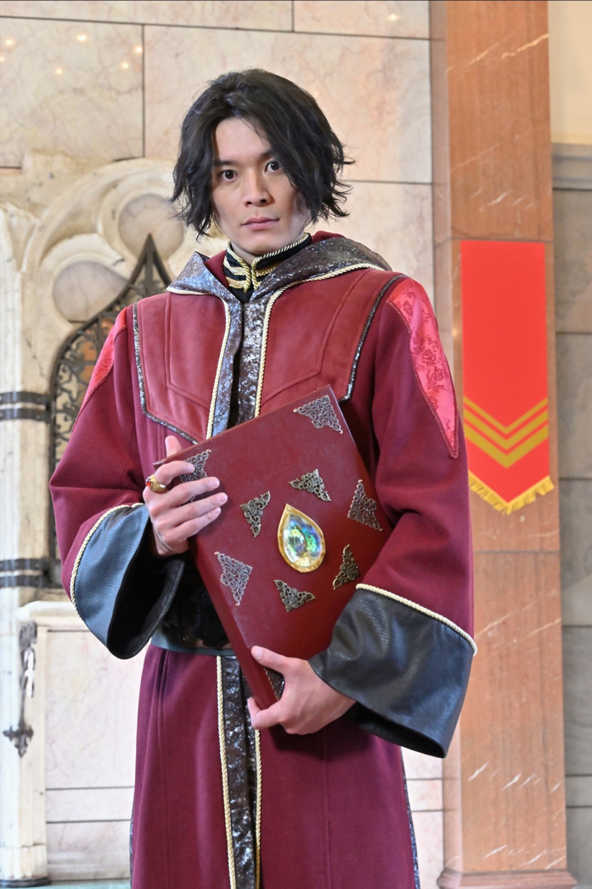 仮面ライダーセイバー コート キャストサイズ 富加宮賢人 ソードオブロゴス 仮面ライダーセイバー 富加宮賢人 ソードオブロゴス コート