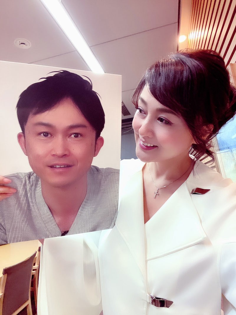 藤原紀香、弟のTV出演＆幼少期2ショットも公開「私12歳、弟9歳」 | ORICON NEWS