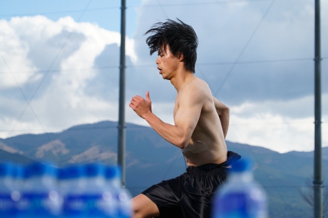 画像 写真 日本サッカー界の新星 三笘薫が新cmに出演 見事な肉体美を披露 俳優さんみたい 3枚目 Oricon News