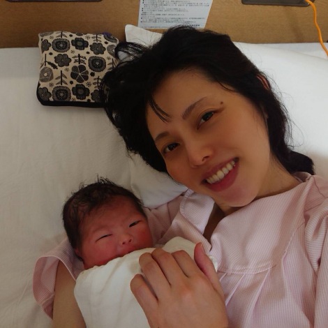 第1子女児が誕生したハナコ・菊田竜大＆ハルカラ・和泉杏（写真は本人Twitterより） 