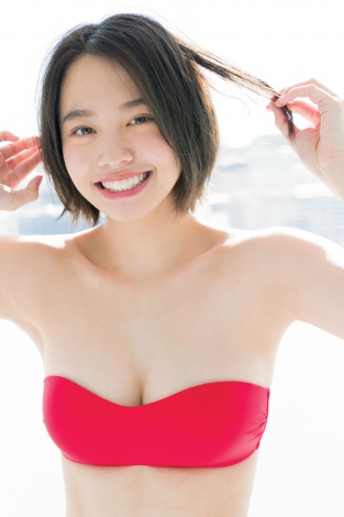 画像 写真 女子高生ミスコン 女王 新田あゆな サンデー 表紙初登場 グラビアでビキニ披露 1枚目 Oricon News