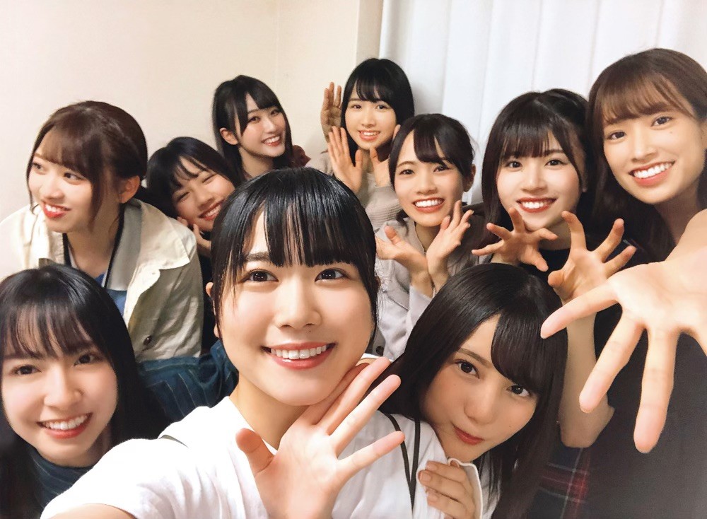 現日向坂46 生写真 日向坂46二期生が全員集結！思わず笑顔になってしまうようなハートフル
