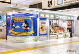 東京ばな奈とディズニーによる初のスイーツショップ『Disney SWEETS COLLECTION by 東京ばな奈』(C)Disney 