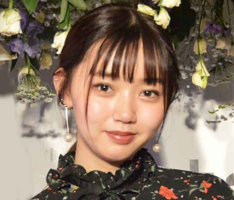 江野沢愛美 太ももあらわなミニスカ姿 美脚過ぎ ずっと見ていられます眼福 Oricon News