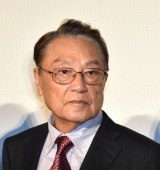 �ɓ��l�N�A���c���q����ցu������肨�x�݉������v�@�w������x�ŕ��e�� 