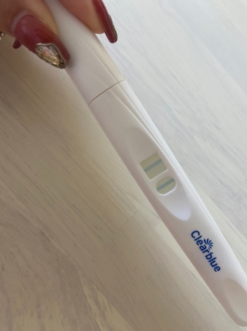 妊娠検査薬 陽性 画像
