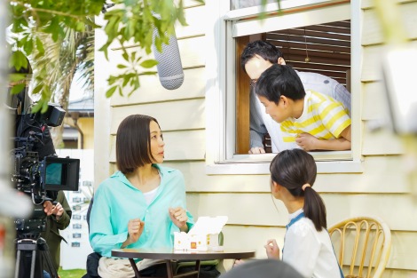 画像 写真 木村佳乃 恋愛相談に乗る母親役をcmで熱演 子役からガチ相談も どうしたらカッコい女優になれますか 6枚目 Oricon News