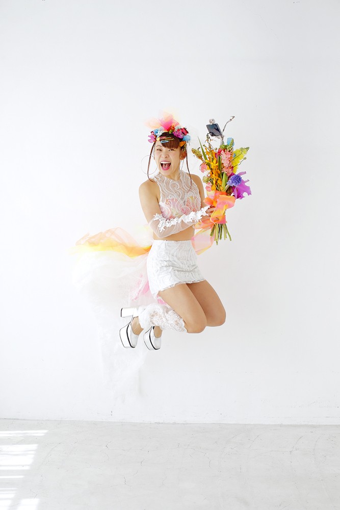 フワちゃん「史上最高のかわいさ」 人生初“ウエディングドレス風”衣裳