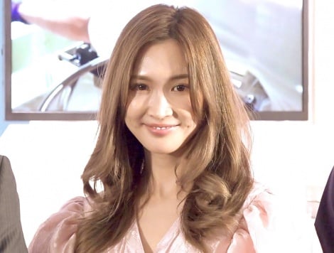 紗栄子 前髪ありのボブカットにイメチェン こんなに短く切ったのはnanaの幸子役の時以来 Oricon News