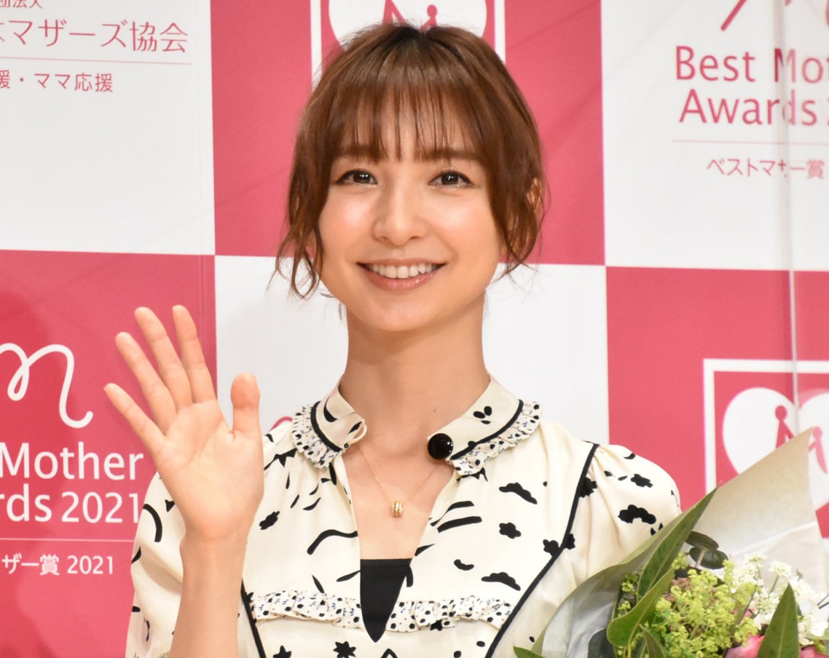 篠田麻里子「娘もアイドル？」をキッパリ否定「華やかで楽しい世界