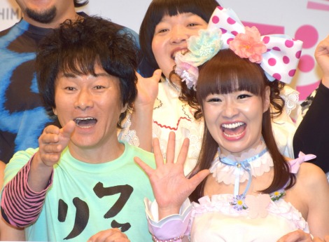 かつみ さゆり 幼稚園時代の写真公開 足が長い すでに美脚 2人とも可愛い Oricon News