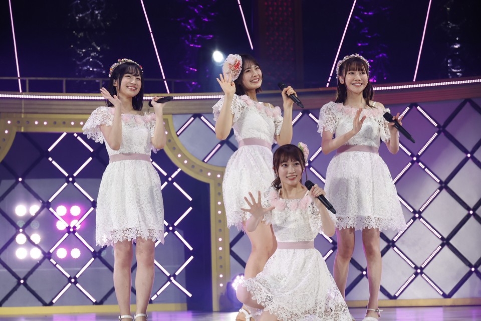 アイコラ 賀喜遥香 賀喜遥香 乃木恋 ポストカード あの子のスマホ たたずむ