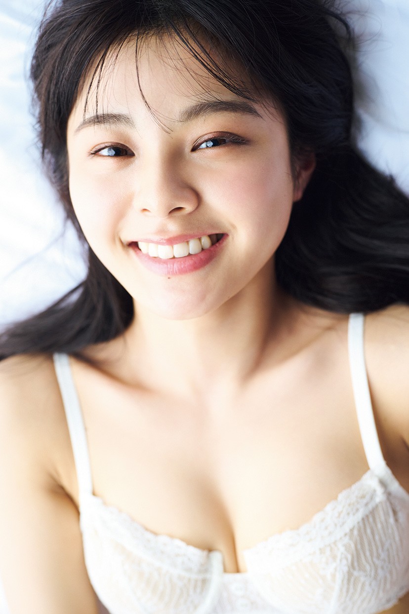 NGT48本間日陽、初挑戦“ランジェリーカット”解禁 ピュアな笑顔で爽やか