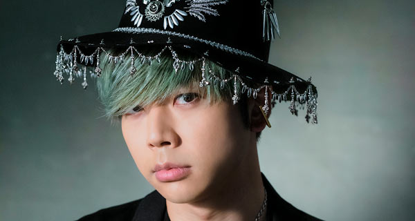 増田貴久、『装苑』で“サムライ・ジェントルマン”に デザイナー・田中