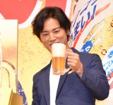 �˒J�����A�u�W���p���r�A�\�����G�v�̎��i���� �r�[��CM���_�@�u�����Ɛ[���m�肽���v 