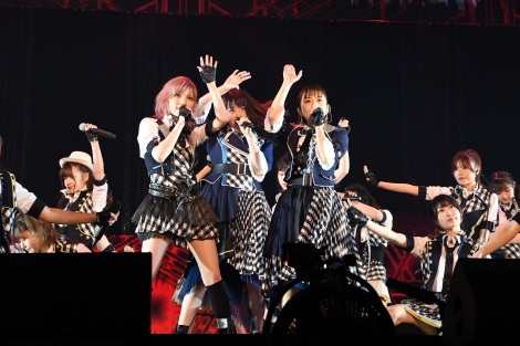 M20=w17LIVE presents AKB48 15th Anniversary LIVE ݂݂ȂݑƃRT[g`̍炩Ȃt͂Ȃ`x(C)AKB48 