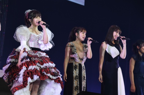 EN3=w17LIVE presents AKB48 15th Anniversary LIVE ݂݂ȂݑƃRT[g`̍炩Ȃt͂Ȃ`x(C)AKB48 