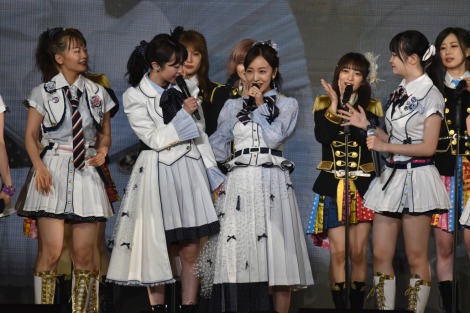 ()݂݂Ȃ݁AF=w17LIVE presents AKB48 15th Anniversary LIVE ݂݂ȂݑƃRT[g`̍炩Ȃt͂Ȃ`x (C)ORICON NewS inc. 