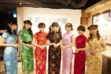 横浜美少女図鑑 8人が登場 チャイナドレス姿 14歳 夕月朝葉 ぜひ見てください Oricon News