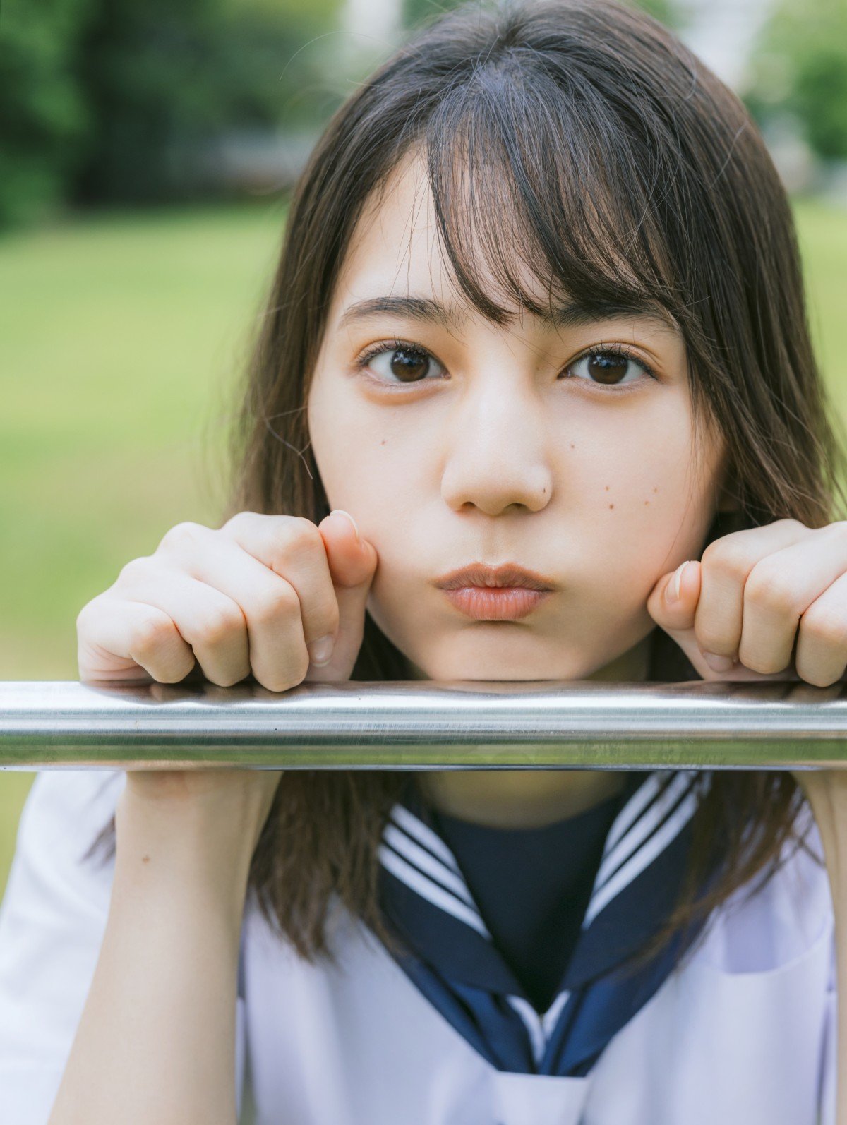 画像・写真 | 日向坂46小坂菜緒、写真集が初版15万部スタート 坂道Gソロ初の最多部数 25枚目 | ORICON NEWS