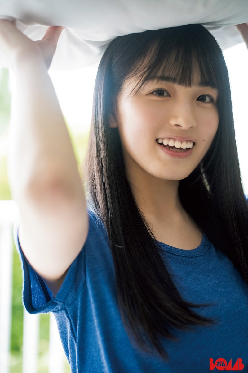 乃木坂46・大園桃子、トレードマークの笑顔いっぱいグラビア 輝くよう ...