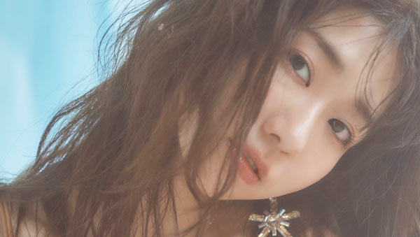 柏木由紀、9年ぶり写真集タイトルは『Experience』 アイドル人生14年の