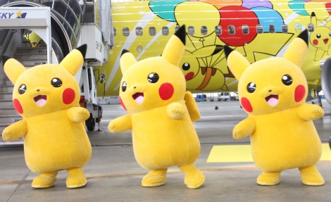 画像 写真 ピカチュウ 尻尾チラリでポケモン社長らエスコート ピカチュウジェット 初飛行でシェイミも祝福 13枚目 Oricon News