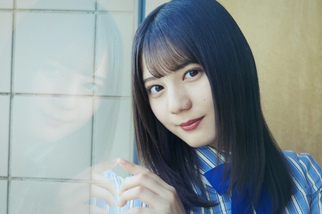 日向坂46小坂菜緒 純白ドレスの 嫁坂さん で写真集アピール めっちゃキレイ 衣装が大胆 Oricon News