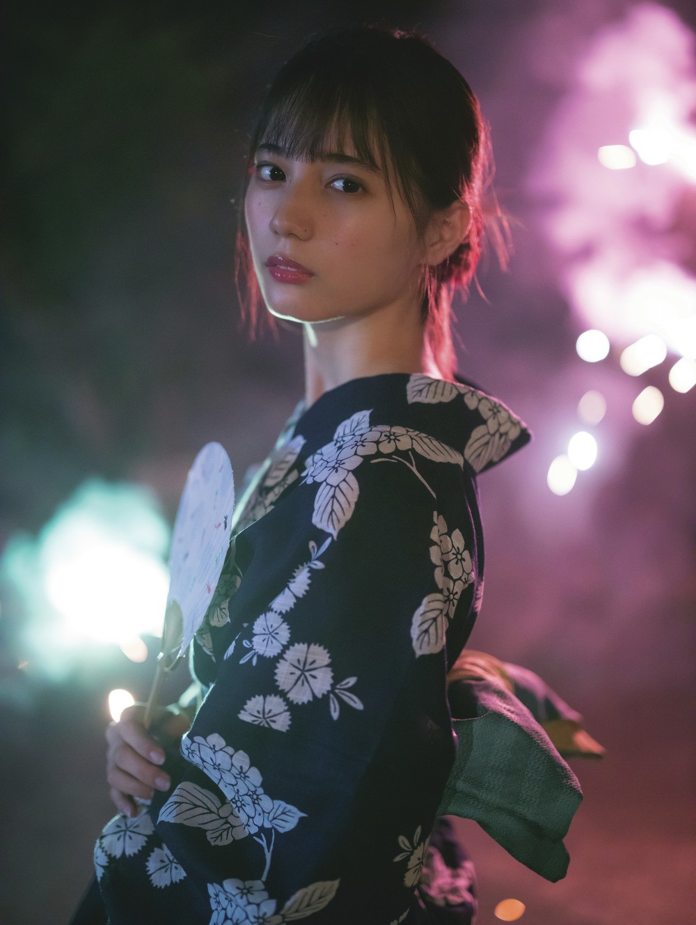 日向坂46小坂菜緒、写真集が予約好調で発売前に重版 累計17万部