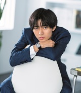 �L���v���i�����A�ϑz�O���r�A�ŐV���Ј��� �v���C�x�[�g�̓L�X�}�C�ʐX�Ɓu1�N�����ċ������k�߂܂����v 