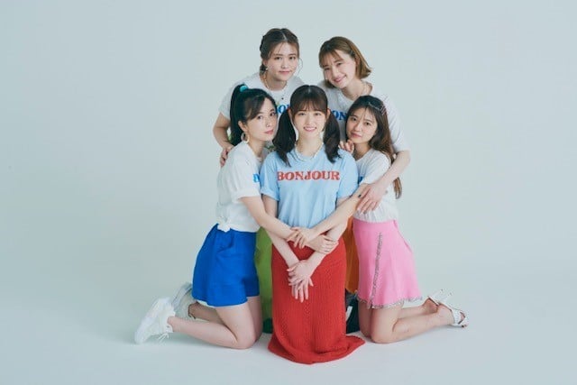 乃木坂46松村沙友理の卒業写真集に“さゆりんご軍団”集結 戦隊モノ