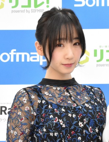 伊織もえ 美ボディ 大胆ワンピ姿に反響 破壊力凄すぎる アイス片手に夏満喫 Oricon News