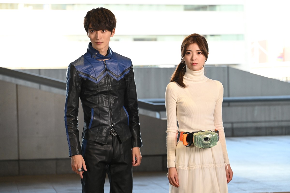 kudou 工藤美桜、女性ヒーロー初の快挙 「仮面ライダー」＆「スーパー戦隊」で変身「私にとってもサプライズ」 | ORICON NEWS