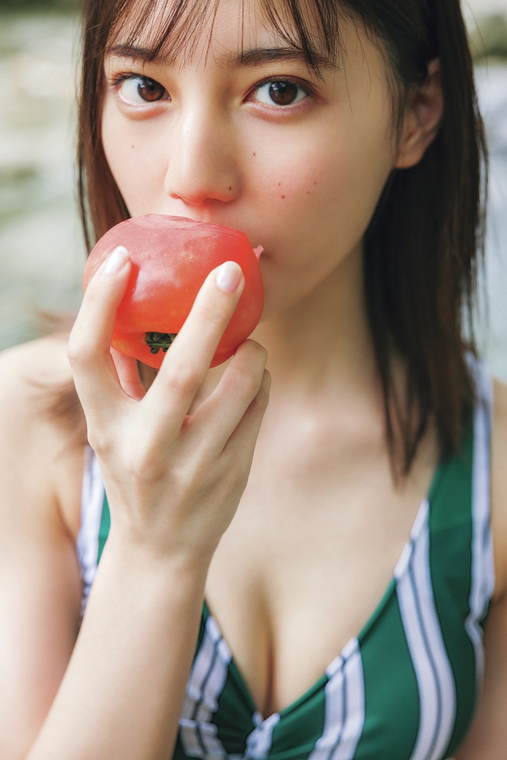 小坂菜緒 アザーカット写真集 チェキ 正規品 小坂菜緒 写真集 アザーカット 日向坂46 - メルカリ