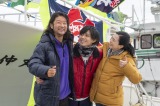 『おかえりモネ』より(左から)浅野忠信、永瀬廉、坂井真紀の家族シーン(C)NHK 