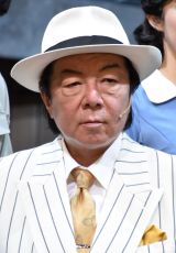 �Óc�V���A�ً}���Ԑ錾���̃~���[�W�J���㉉�Ɂu��Ɉ���ł��Ă��������v 