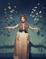 �{�e��ǂ����A�ߑ��̋L���Ǝv���o�@�w�����x�ő��ƃR���T�[�g�h���X�̎B�艺�낵�� 