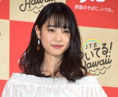 高橋ひかる 太ももあらわな大胆生脚 キレイ過ぎてドキドキ 射抜かれました Oricon News