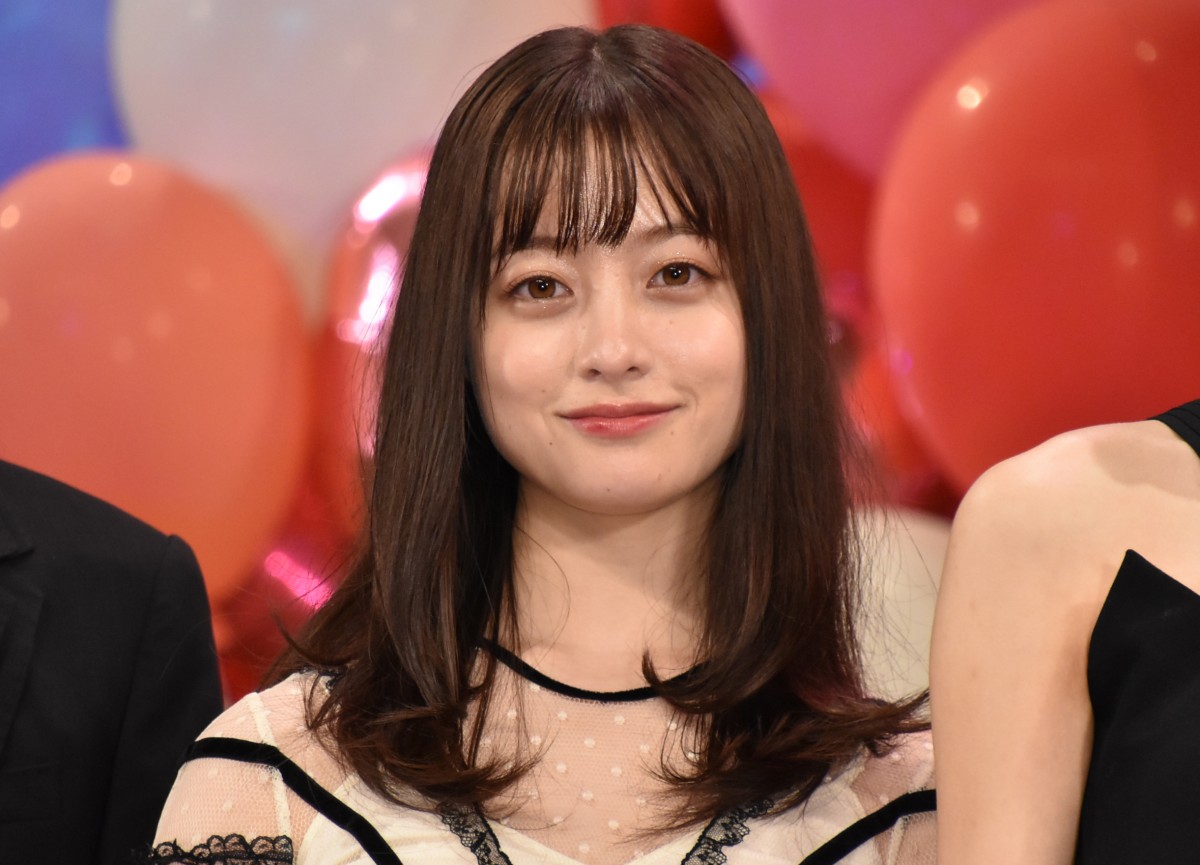 橋本環奈、一人暮らしで“引っ越し魔”に「2年更新までいかない」 | ORICON NEWS