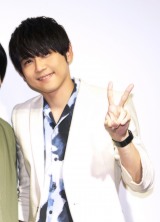 梶裕貴、佐倉綾音との2ショット写真公開「気兼ねなく話せる仲間っていいね！」 