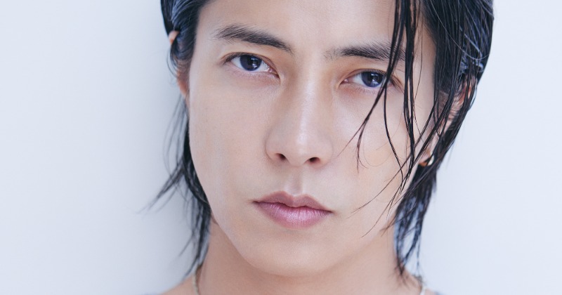 山下智久 Ar 創刊25年で初の男性表紙 フェロ男 代表として筋肉美披露 Oricon News