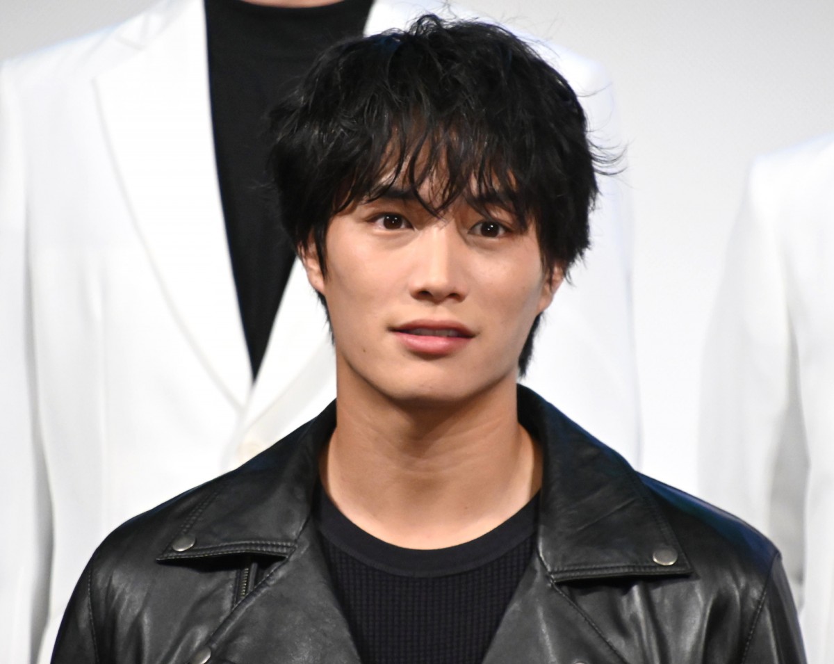 Amazon.co.jp: 鈴木伸之 写真集 LDH 劇団EXILE 俳優 映画 チラシ
