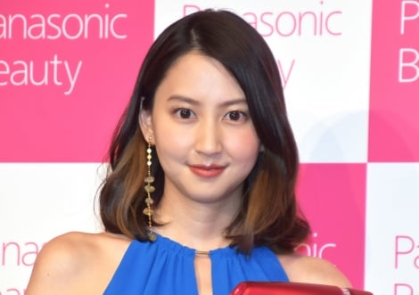 画像 写真 河北麻友子 ミニスカートから美脚あらわ 魅力的 かわいい 表情も良い 2枚目 Oricon News