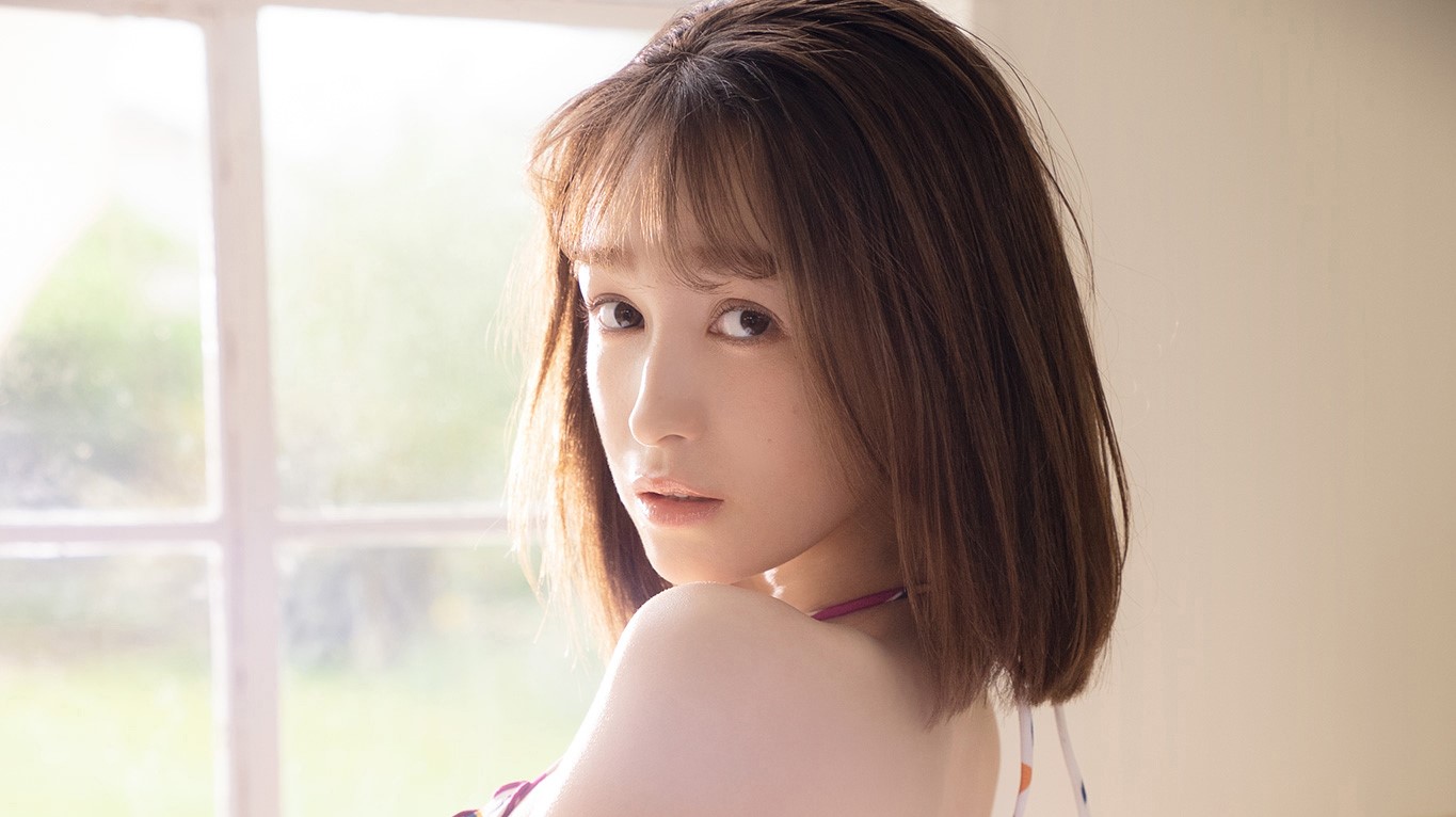 藤井サチ、磨きのかかった“サチBODY”再び 『ヤンマガ』表紙＆ウェブ