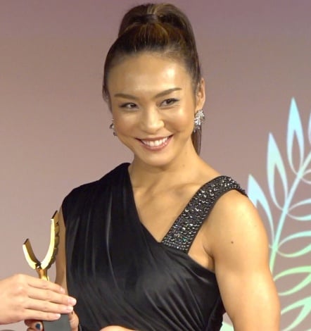 wWELLNESS AWARD OF THE YEAR 2019x܎ɓodAYA iCjORICON NewS inc. 