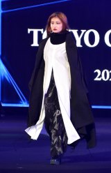 『第33回 マイナビ 東京ガールズコレクション 2021 AUTUMN/WINTER』に出演した吉川愛 (C)ORICON NewS inc. 