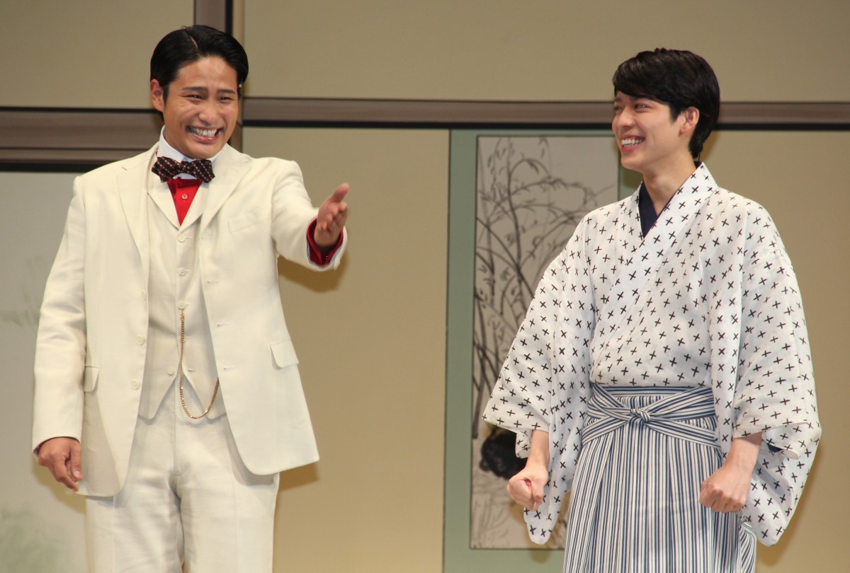 wԃVcxމɓoꂵWj[YWEST̋ˎRƎjASexy Zonȅ (C)ORICON NewS inc. 