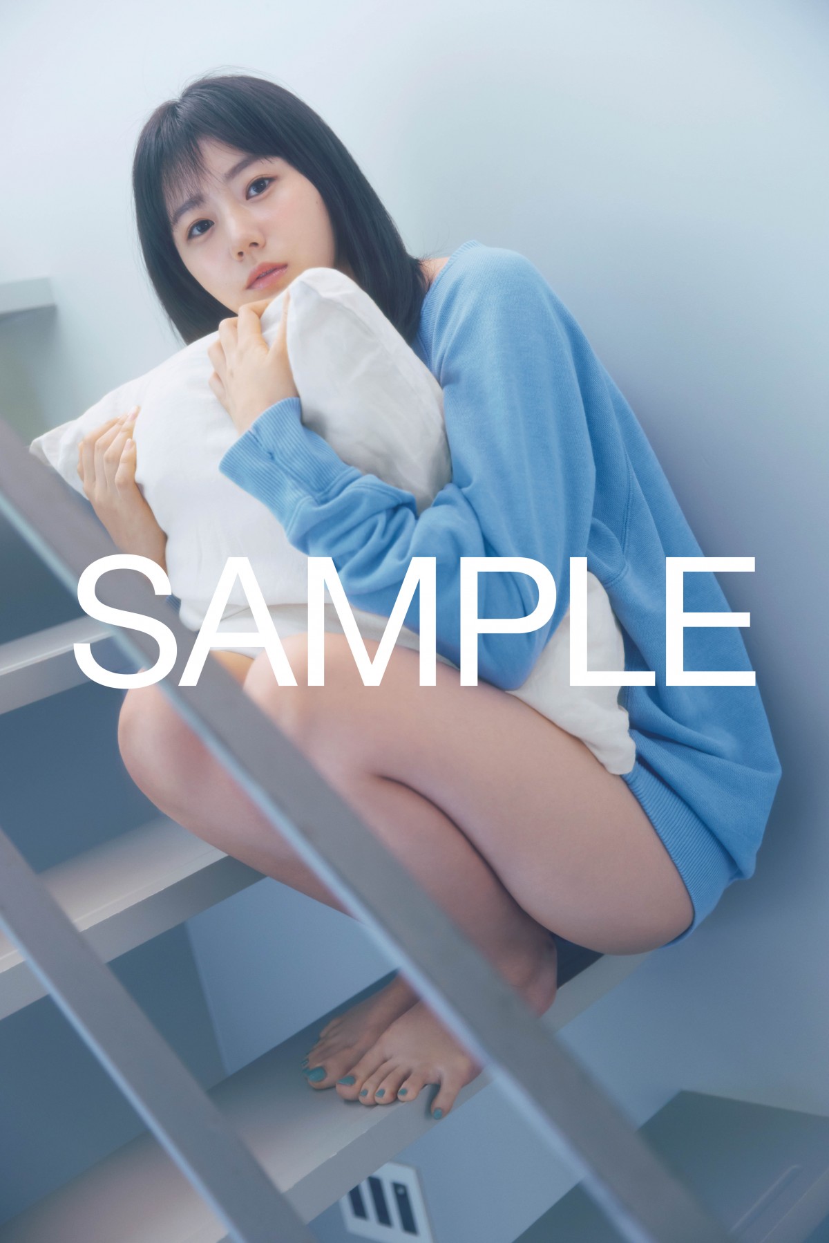 STU48瀧野由美子、輝くような圧巻美脚で魅了 写真集ポストカード画像が解禁 | ORICON NEWS