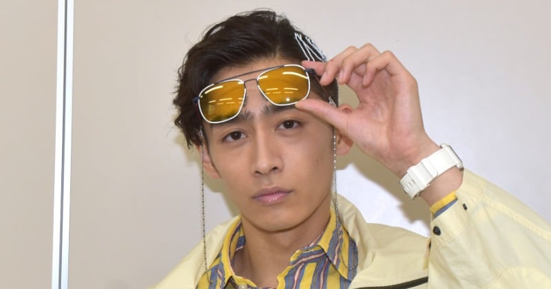 リバイス』濱尾ノリタカ、ジョージ・狩崎にピッタリな仮面ライダーファンの血筋「親孝行できた」 “狂喜乱舞”シーンの裏話 | ORICON NEWS