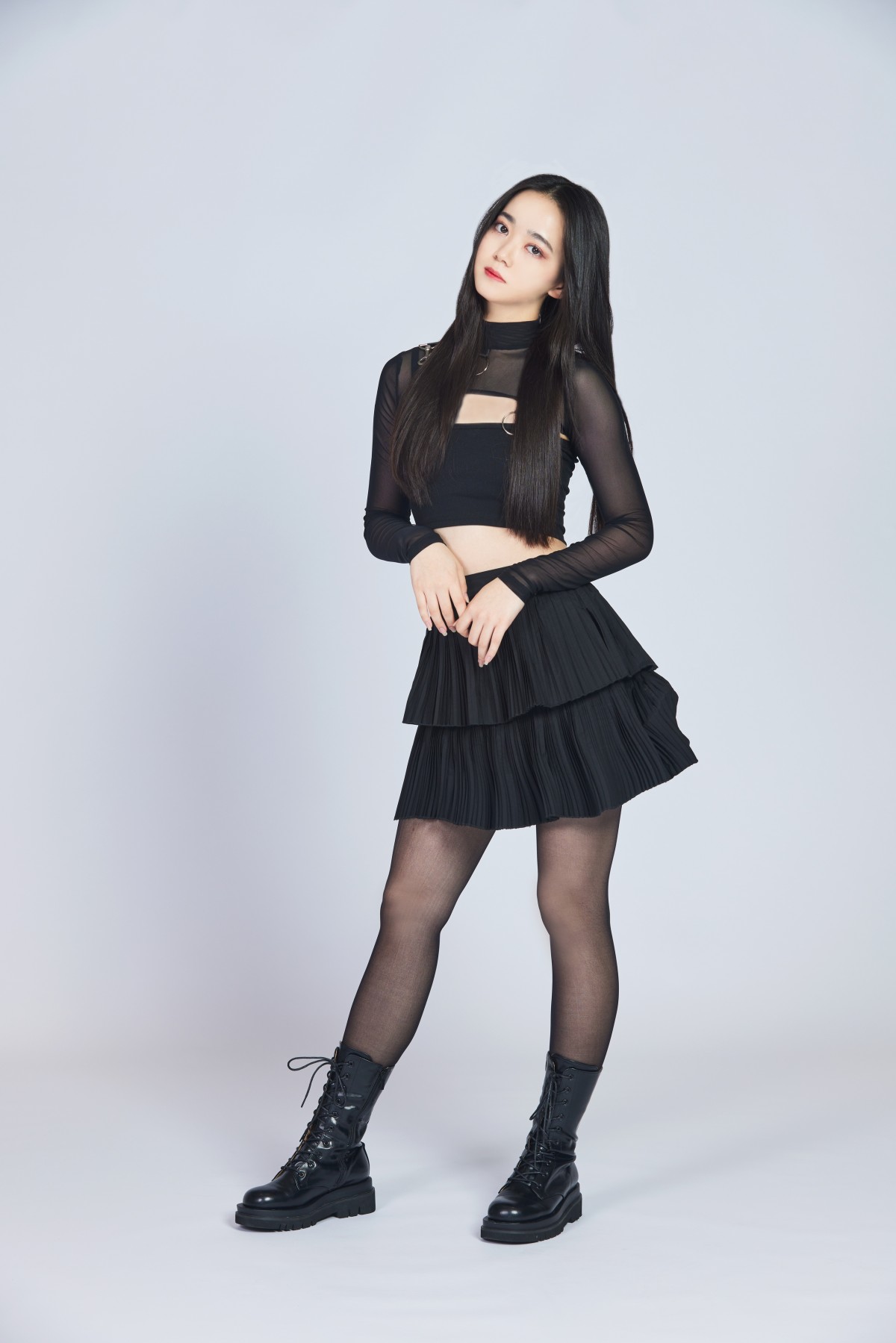 ミニスカートの日本人美少女 